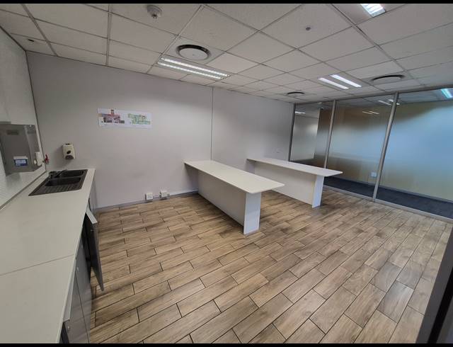632M² OFFICE TO LET IN WOODMEAD
